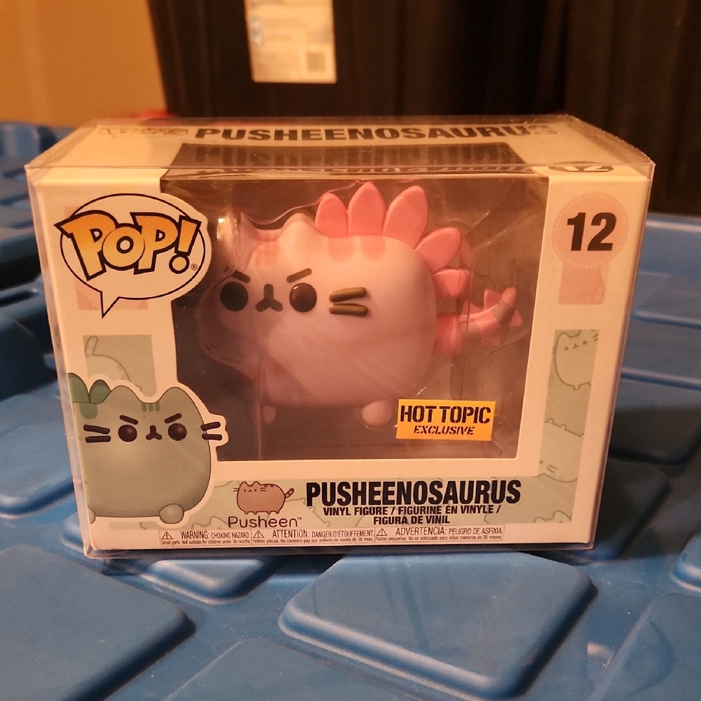 Funko POP #12 Pusheenosaurus Hot TOPIC exclusive - NEW